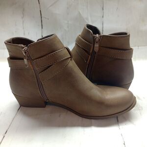 Top Moda Gold Buckle Low Heel Ankle Boot Taupe Women's Size 9